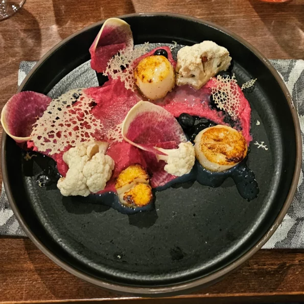 Restaurant La Rock - Jacobsmuscheln / Lila Blumenkohl / Rettich