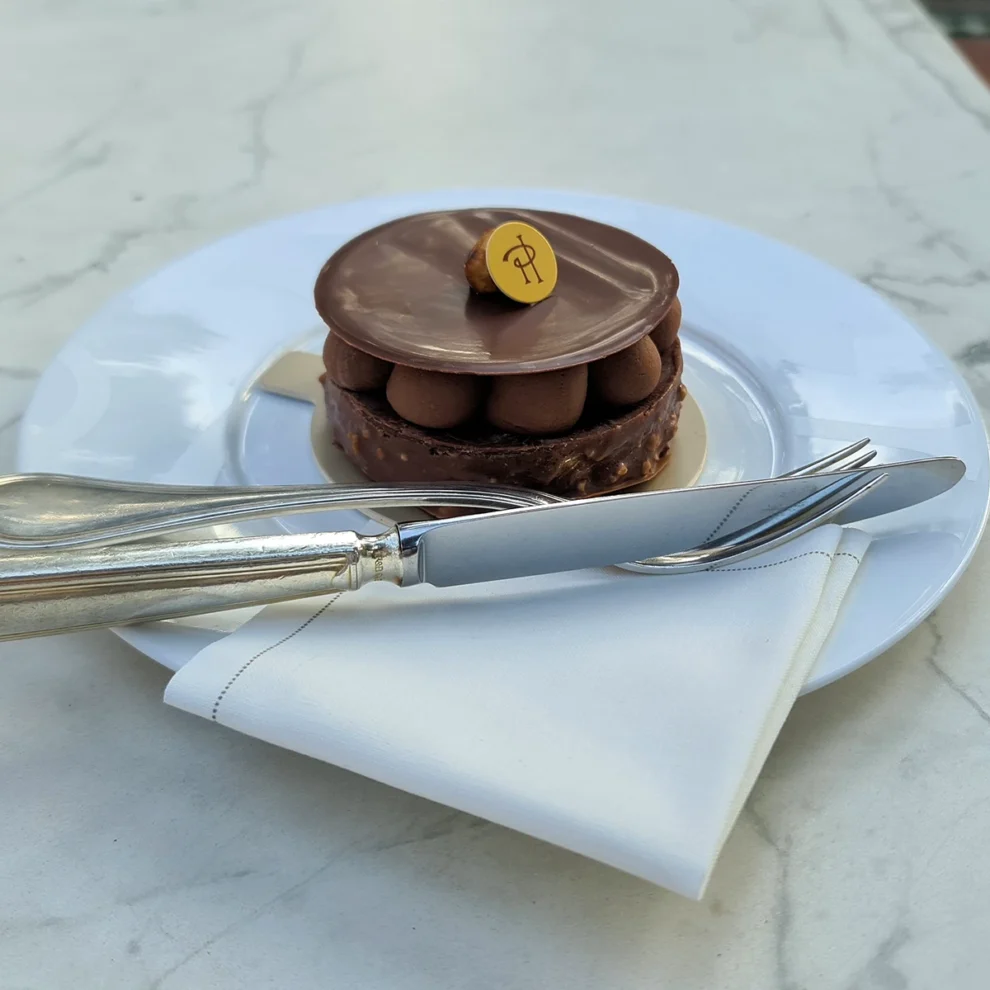 Le Menzeh par Pierre Hermé - Nougattörtchen