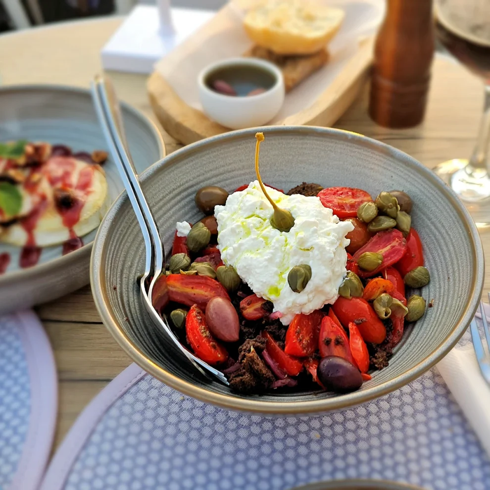 Santorini - Barolo - Griechischer Salat