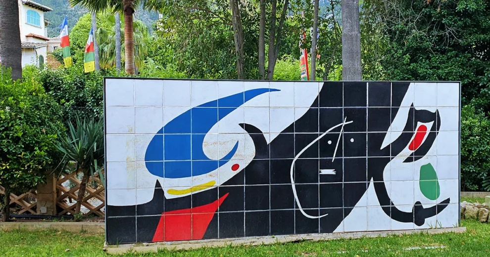 Miro am Bahnhof Sóller