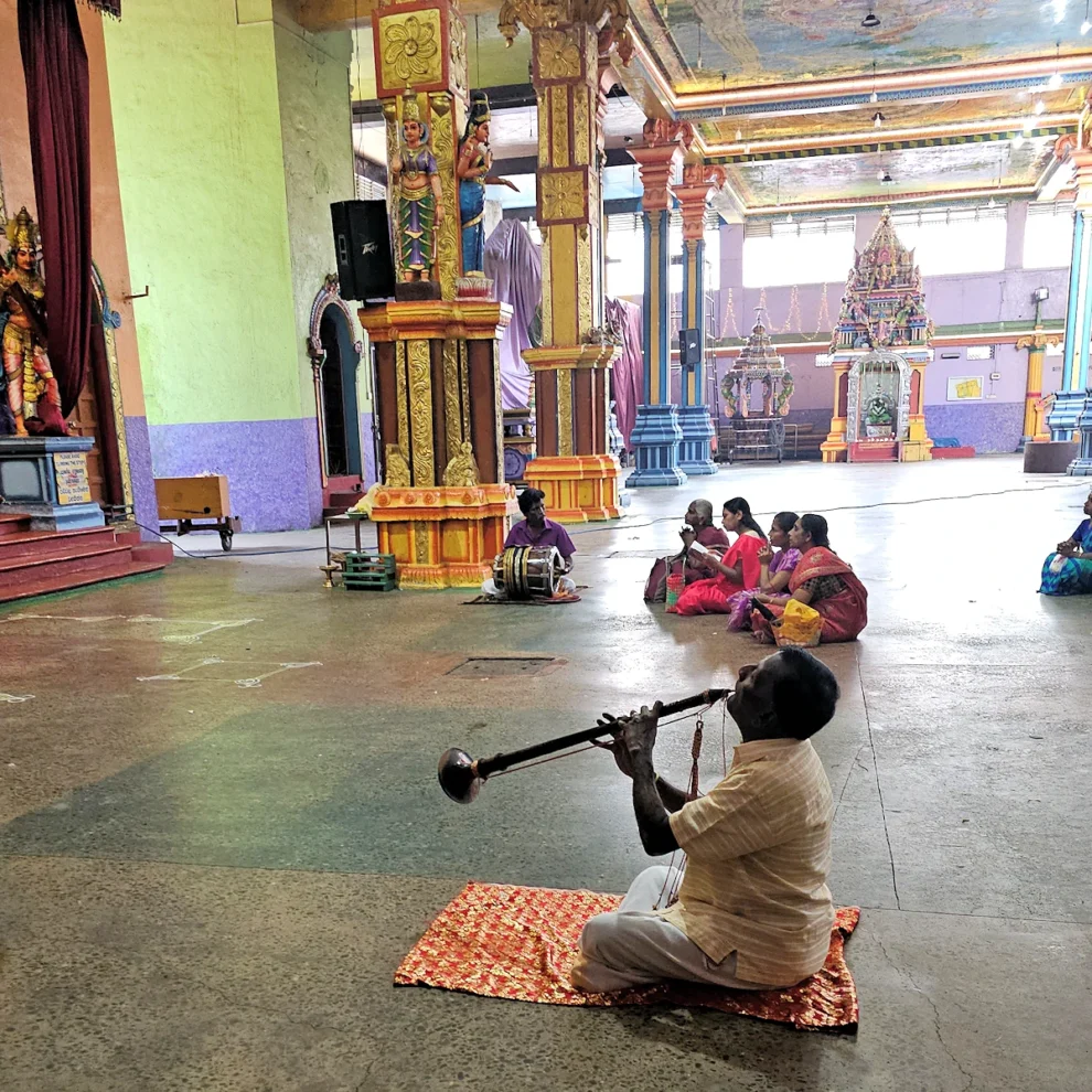 Hindutempel Sri Muthumari Amman Kovil mit Musik