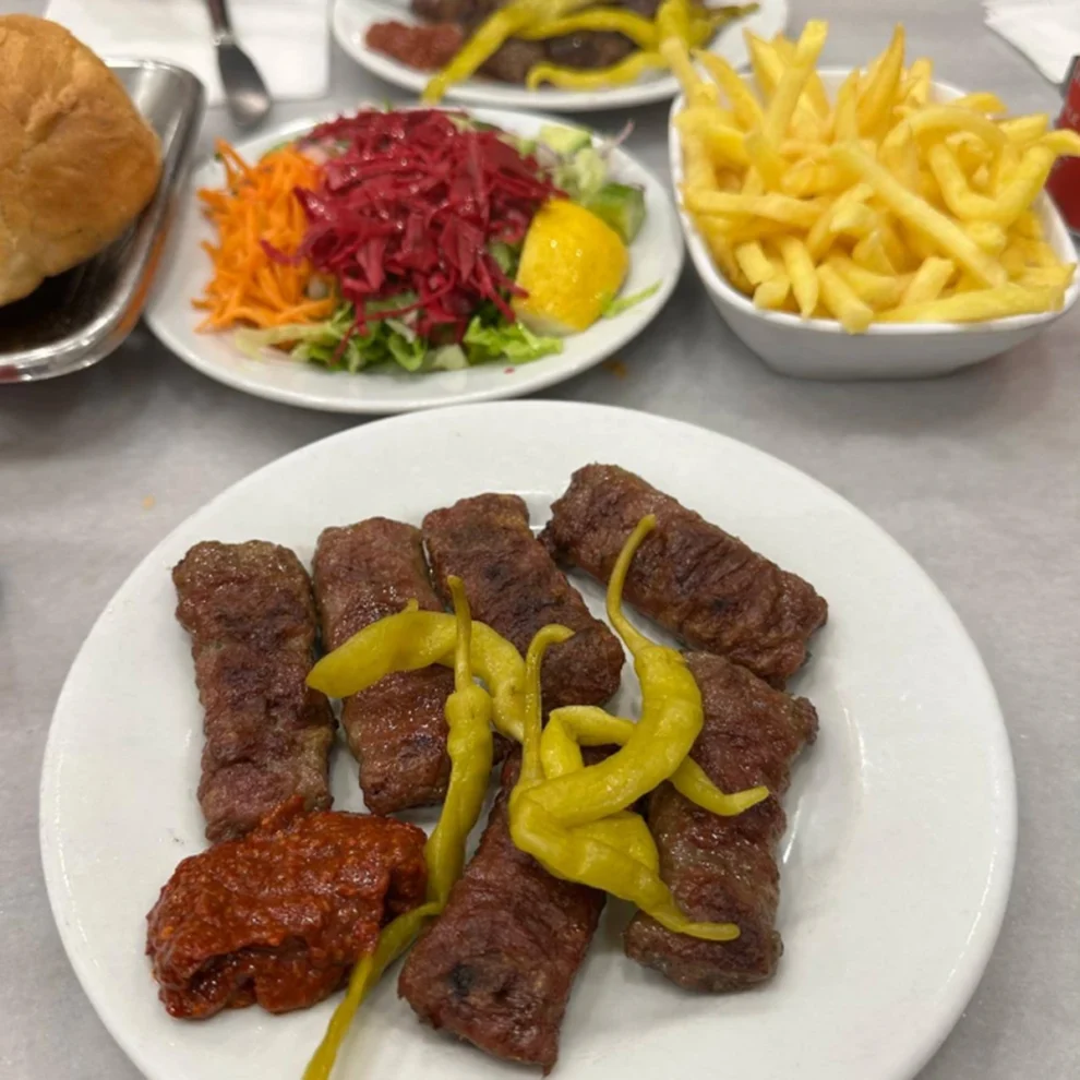 Istanbul - Tarihi Sultanahmet Köftecisi Selim Usta - Köfte